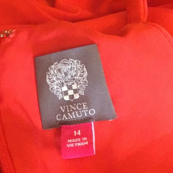 Sexy sleeveless red dress with front ruffle in size 14 by VINCE CAMUTO - Picture 13 of 14